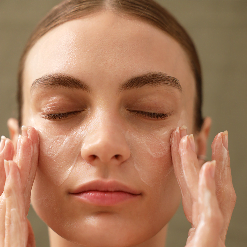 lotus leaf cleansing gel de boutijour - aplicación