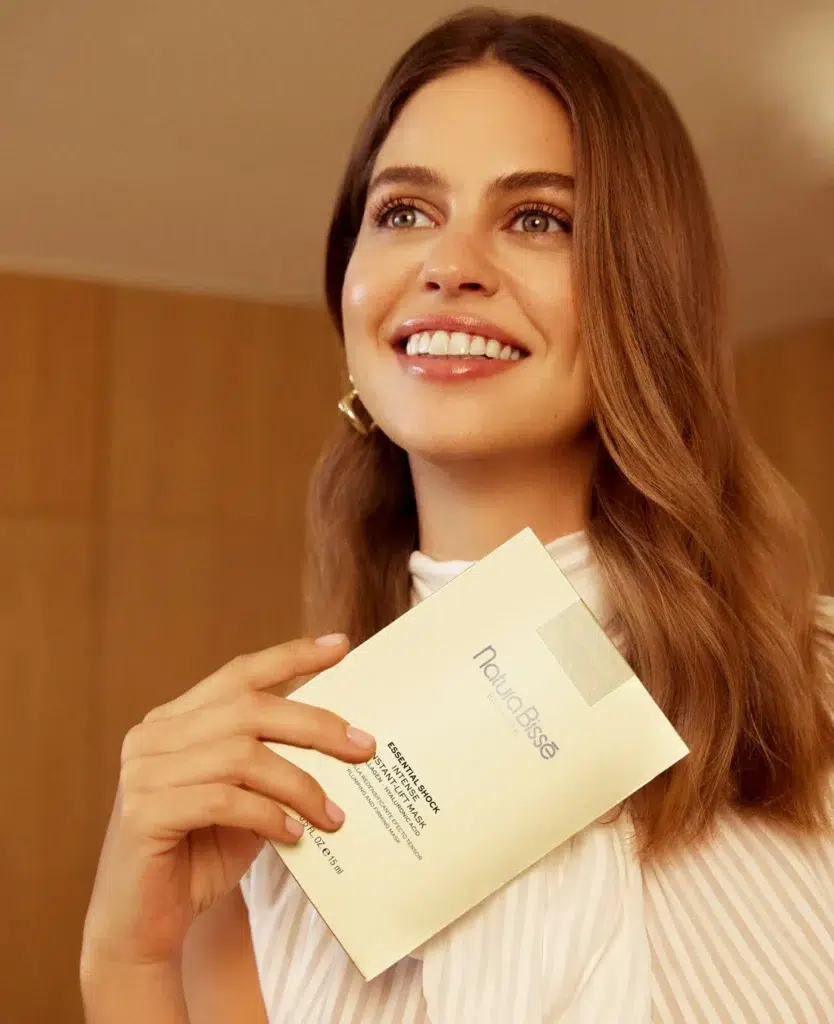 Essential Shock Intense Instant-Lift Mask lifestyle de natura bissé